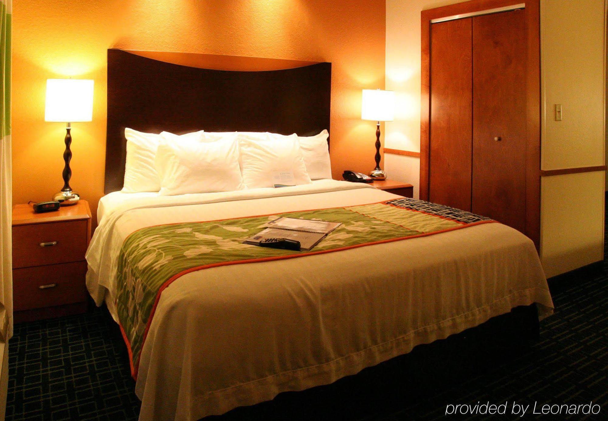 Fairfield Inn & Suites Hilton Head Island Bluffton Room photo